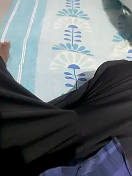 Snapshot of hydhunk26 chatting on May 28, 4:42 am hydhunk26 online show from May 28, 4:42 am