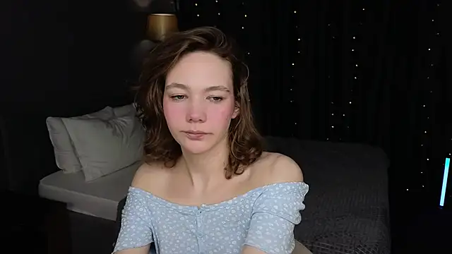 Snapshot of NovaEva_ chatting on June 5, 12:04 am NovaEva online show from June 5, 12:04 am