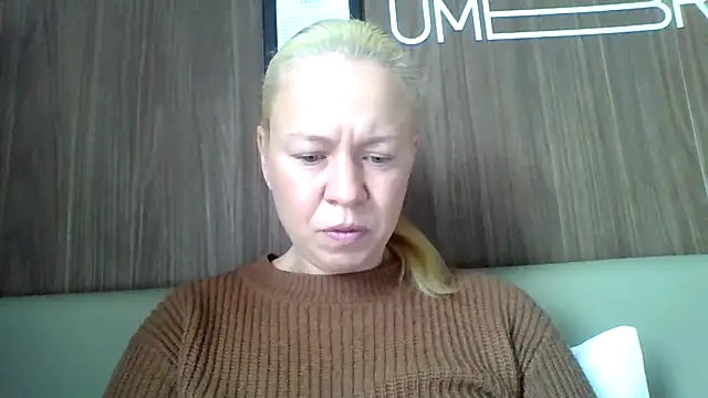 jennyblondeuk online show from April 13, 12:53 pm