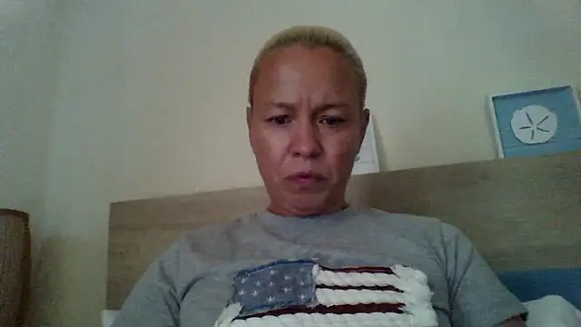 Snapshot of jennyblondeuk chatting on April 20, 6:09 pm jennyblondeuk online show from April 20, 6:09 pm
