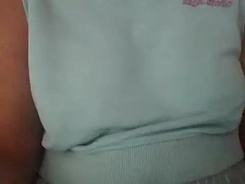 Snapshot of jennyblondeuk chatting on June 4, 4:55 pm jennyblondeuk online show from June 4, 4:55 pm