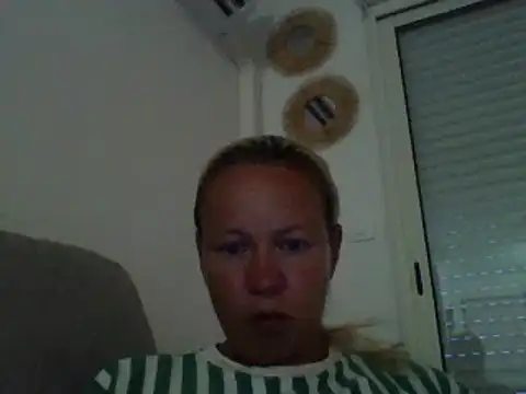 Snapshot of jennyblondeuk chatting on June 30, 7:47 pm jennyblondeuk online show from June 30, 7:47 pm