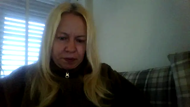 jennyblondeuk online show from February 21, 5:26 pm