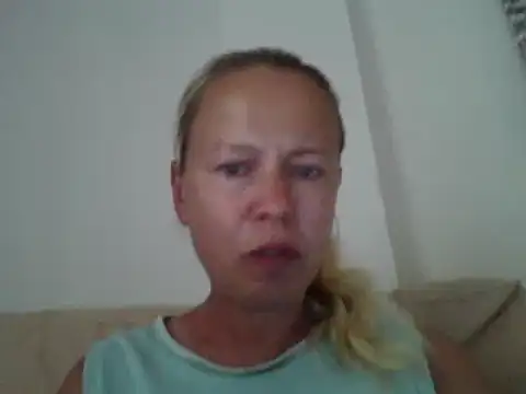 Snapshot of jennyblondeuk chatting on May 29, 6:58 pm jennyblondeuk online show from May 29, 6:58 pm