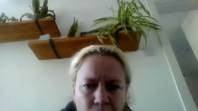 jennyblondeuk online show from March 4, 2:14 pm