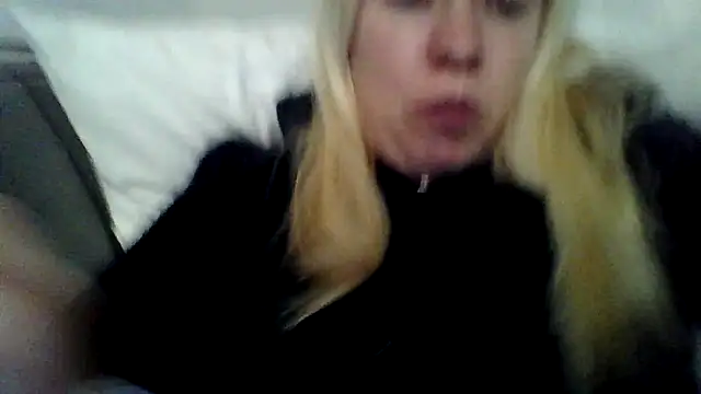 jennyblondeuk online show from March 31, 7:27 pm