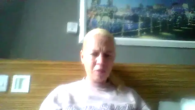 jennyblondeuk online show from April 4, 2:34 pm