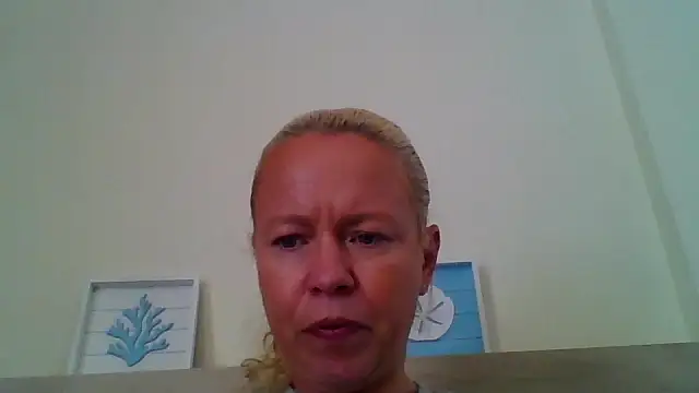 Snapshot of jennyblondeuk chatting on April 25, 1:41 pm jennyblondeuk online show from April 25, 1:41 pm