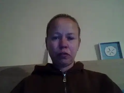 Snapshot of jennyblondeuk chatting on May 19, 7:54 pm jennyblondeuk online show from May 19, 7:54 pm