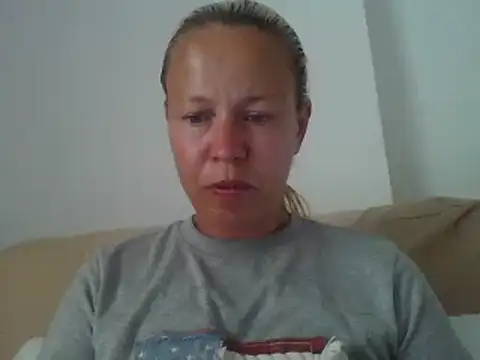 Snapshot of jennyblondeuk chatting on June 1, 5:34 pm jennyblondeuk online show from June 1, 5:34 pm