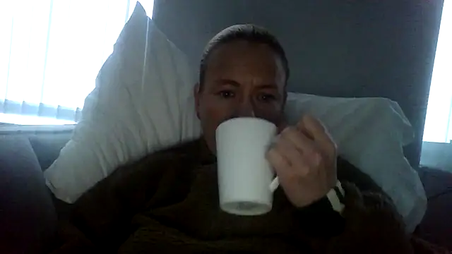 jennyblondeuk online show from March 28, 5:25 pm