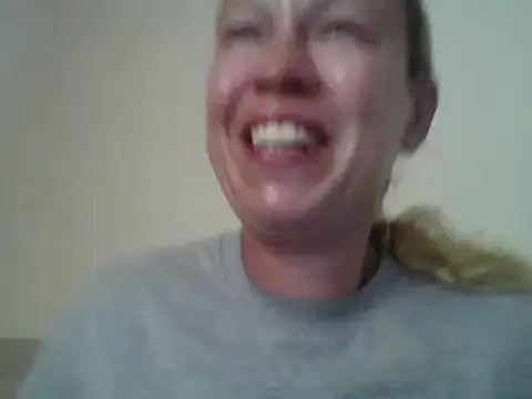 Snapshot of jennyblondeuk chatting on May 22, 6:17 pm jennyblondeuk online show from May 22, 6:17 pm