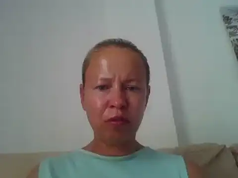 Snapshot of jennyblondeuk chatting on May 31, 3:18 pm jennyblondeuk online show from May 31, 3:18 pm