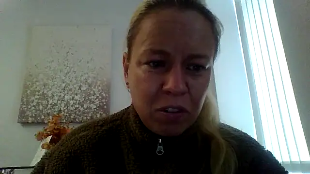 jennyblondeuk online show from March 24, 2:50 pm