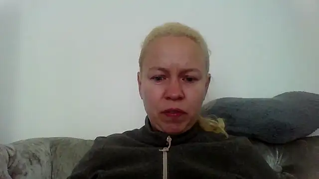 jennyblondeuk online show from April 8, 3:02 pm