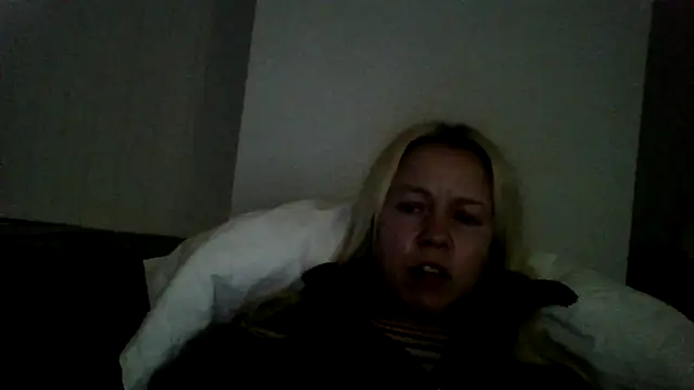 jennyblondeuk online show from March 23, 11:04 pm