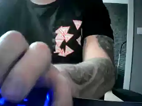 Snapshot of szalonywacek1 chatting on December 20, 8:50 am szalonywacek1 online show from December 20, 8:50 am