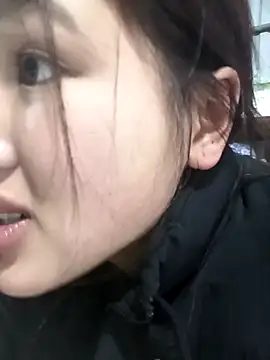 Snapshot of Money_moneylove chatting on February 1, 9:07 am Money moneylove online show from February 1, 9:07 am