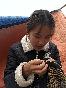 Snapshot of Money_moneylove chatting on February 10, 7:40 am Money moneylove online show from February 10, 7:40 am