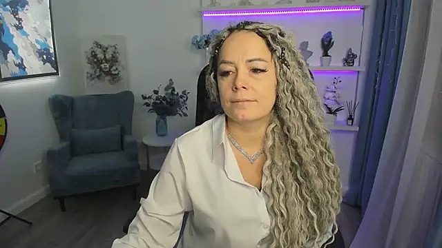 SamanthaReider online show from January 10, 6:03 pm