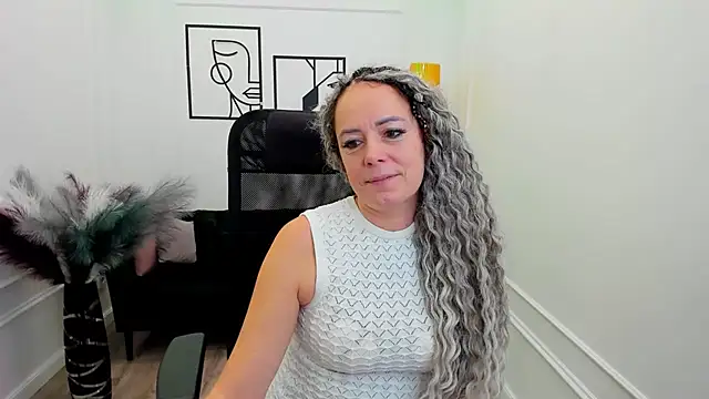 SamanthaReider online show from January 14, 11:25 am