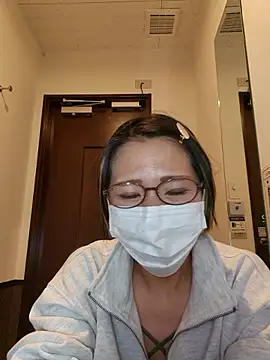 tomatocjin124 online show from April 2, 7:04 am