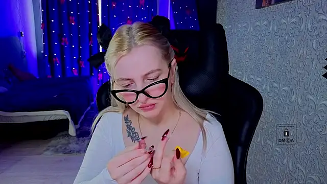 Eva Vibe  online show from March 12, 6:28 am