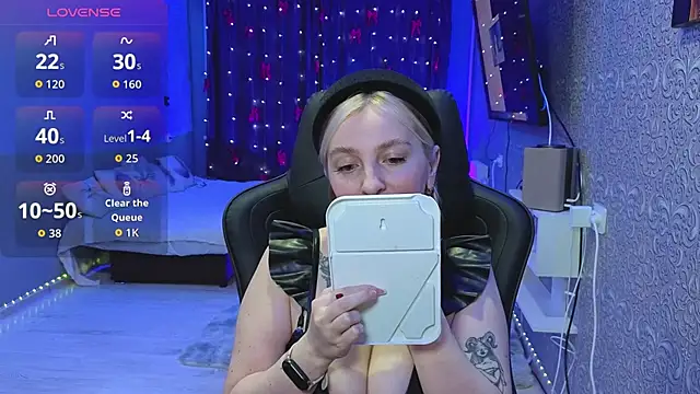 Snapshot of Eva_Vibe_ chatting on January 9, 5:09 pm Eva Vibe online show from January 9, 5:09 pm