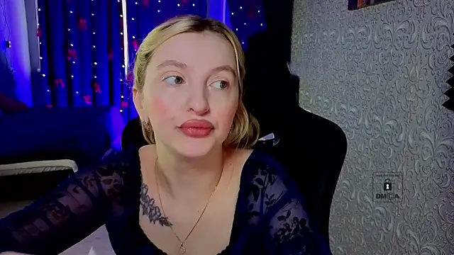 Snapshot of Eva_Vibe_ chatting on March 4, 5:37 am Eva Vibe online show from March 4, 5:37 am