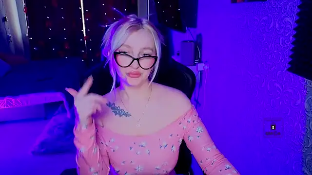 Eva Vibe  online show from March 21, 8:15 am