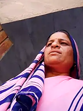 CUTE Ishpa online show from February 10, 6:23 am