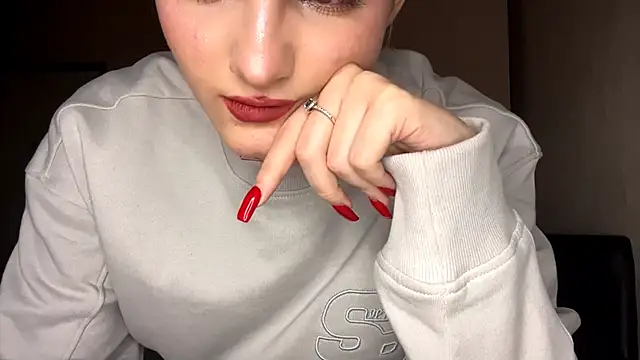 EmllyLighty online show from January 11, 8:32 am