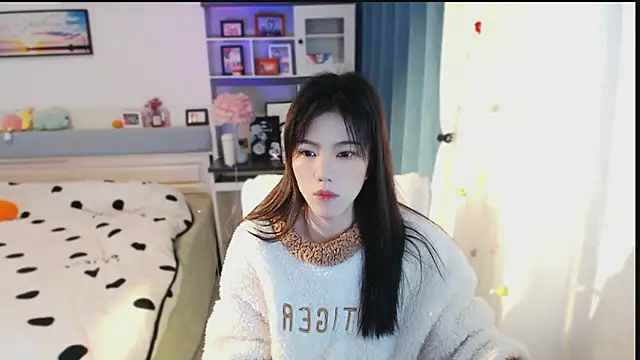 Snapshot of Coke-1996 chatting on February 23, 6:03 am Coke-1996 online show from February 23, 6:03 am