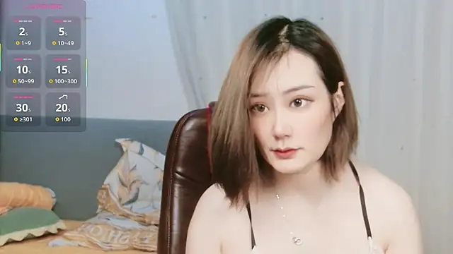 Snapshot of lucynan chatting on February 10, 1:21 pm lucynan online show from February 10, 1:21 pm