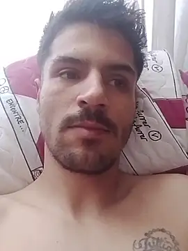 Snapshot of henrinnvv25 chatting on December 20, 1:14 pm henrinnvv25 online show from December 20, 1:14 pm