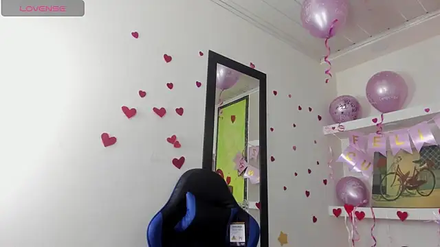 ashley-17 online show from February 22, 5:21 am