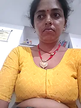 Snapshot of Mahima_rani34 chatting on June 2, 10:32 pm Mahima rani34 online show from June 2, 10:32 pm