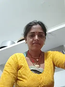 Snapshot of Mahima_rani34 chatting on June 15, 10:09 pm Mahima rani34 online show from June 15, 10:09 pm