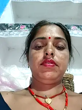 Snapshot of Mahima_rani34 chatting on May 12, 9:43 pm Mahima rani34 online show from May 12, 9:43 pm