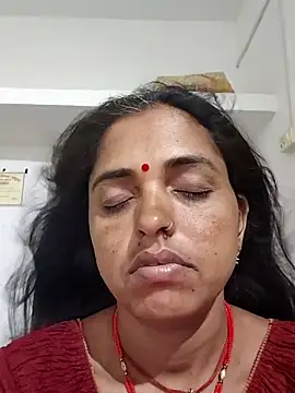 Snapshot of Mahima_rani34 chatting on May 28, 9:43 pm Mahima rani34 online show from May 28, 9:43 pm