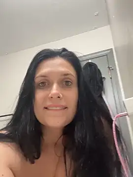 Snapshot of sexystoner420 chatting on December 20, 2:31 pm sexystoner420 online show from December 20, 2:31 pm