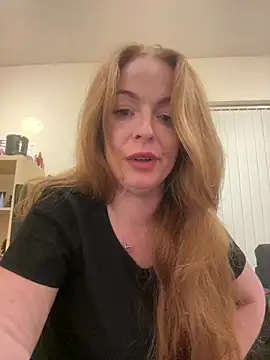 HollyHaze online show from April 19, 2:45 am