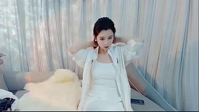 HCOCO online show from April 14, 2:00 pm