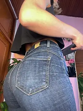  zoe bakerr online show from May 6, 4:55 pm