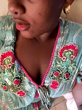 Snapshot of amorasecy chatting on January 7, 11:04 am amorasecy online show from January 7, 11:04 am