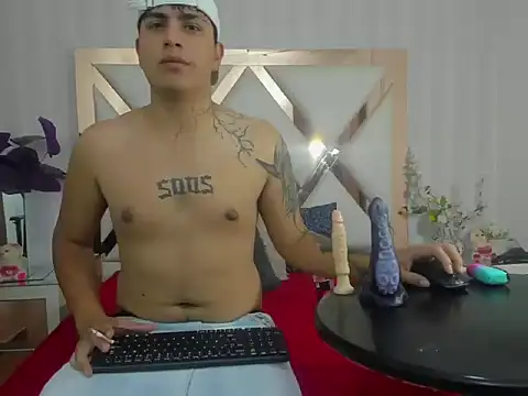 Snapshot of ThomasThund chatting on January 14, 3:59 pm ThomasThund online show from January 14, 3:59 pm