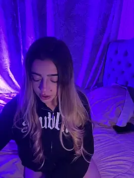 cute emmma online show from January 9, 2:40 am