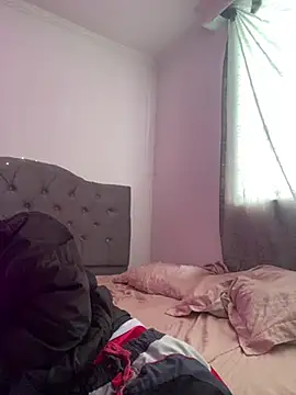 cute emmma online show from April 9, 12:22 pm