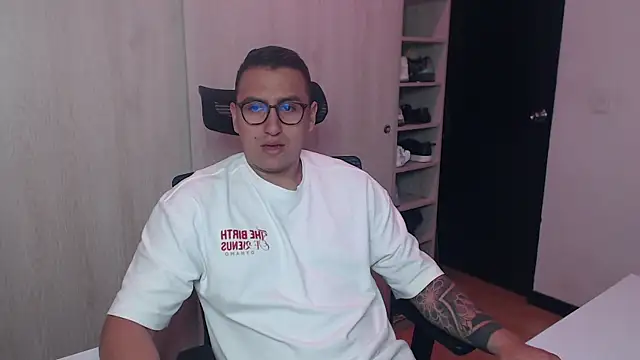 DanteVesper online show from April 19, 4:02 am