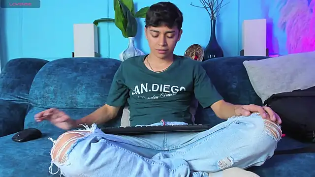 Snapshot of Josh_Bright chatting on January 14, 7:06 pm Josh Bright online show from January 14, 7:06 pm